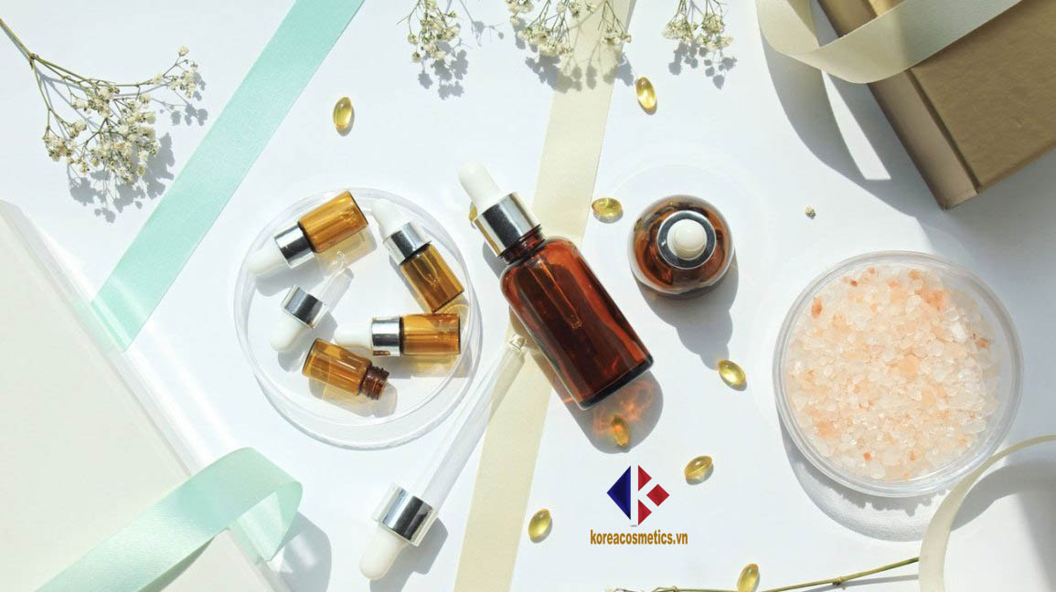 So sánh Niacinamide, Hyaluronic acid, Vitamin C và Glutathione